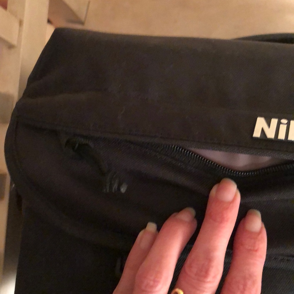 Nikon large camera case - Picture 7 of 8